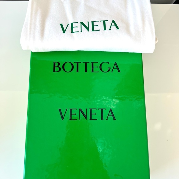 🥰🥰🥰Bottega Veneta loafers shoes size 6.5 US - Picture 2 of 9